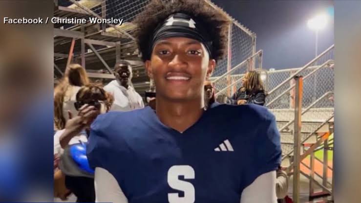 Nolan Wells' family searches for answers after 18-year-old's mysterious  death following July 4 boat trip - 6abc Philadelphia