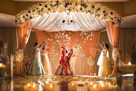 What A Bollywood Set Up Dreamwedding Bollywoodwedding Weddingdecor Hindu Wedding Decorations Indian Wedding Decorations Receptions Wedding Hall Decorations