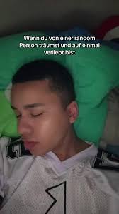 Träumst du von einer random Person? Hier ist die Antwort!