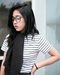 Pada kesempatan kali ini akan kami bagikan mentahan background racing drag bike. Pin Oleh Fnn Di Amelia Yusana Wanita Cantik Mode Wanita Wanita