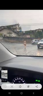 Video mostra mulher andando nua na rua em SBS | Jornal Liberdade