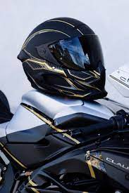 Ruroc Atlas 2 0 Cool Motorcycle Helmet With Black Gold Graphics Cool Motorcycle Helmets Black Motorcycle Helmet Cool Bike Helmets