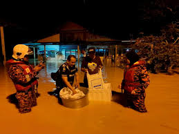 Banjir di shah alam, selangor pada 26 feb 2006. 160 Dipindahkan Ekoran Banjir Kilat Utusan Digital