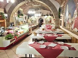 Scritto da alessandro borghese, francesca capua, monia palazzo. Chi Sono Gli Sfidanti Di 4 Ristoranti Ai Castelli Romani Informacibo