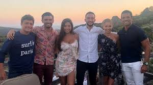 April 9, 2020 kelly ripa is having a hard time keeping distant from her loved ones. Kelly Ripa Reveals Which Of Her Three Children Is The Best Gma