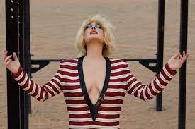 6 вот, с моряком как поступим пьяным, вот, с моряком как поступим пьяным, вот, с моряком как поступим пьяным, этим ранним утром. Britney Spears Gif Give Me Shefalitayal