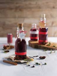 Holunderbeeren Sirup Mit Zimt Nelken Piment Kardamom Und Vanille Ideal Fur Getranke Oder Desserts Holundersirup Rezept Holundergelee Rezept Sirup