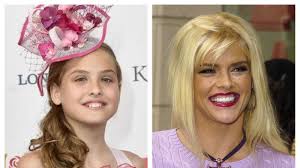 سال بعد با همسرش و چند شاعر دیگر، گروه موسوم به «کارگاه شعر. Ø§Ø¨Ù†Ø© Ø£Ù†Ø§ Ù†ÙŠÙƒÙˆÙ„ Ø³Ù…ÙŠØ« Øª Ø¹ÙŠØ¯ Ø°ÙƒØ±Ù‰ ÙˆØ§Ù„Ø¯ØªÙ‡Ø§ Ø´Ø§Ù‡Ø¯ Ù…Ø§Ø°Ø§ ÙØ¹Ù„Øª Ø§Ù„Ø¨ÙˆØ§Ø¨Ø©