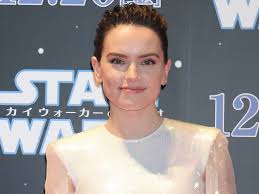 Daisy ridley in the skywalker legacy documentary. Daisy Ridley Wears All White Outfit To The Rise Of Skywalker Event