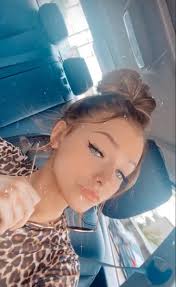 Zoe laverne 's full body measurements are 30 inch.and weight is 5 feet 6 inches and her weight 55 kg. Zoe Laverne Laverne Rare Pictures Zoe