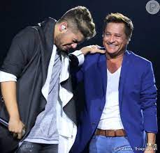 Maybe you would like to learn more about one of these? Ze Felipe Chora Ao Cantar Ao Lado Do Pai Leonardo Em Gravacao De Dvd Fotos Purepeople