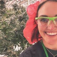 Deidre Hart's Instagram, Twitter & Facebook