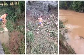 Hal itu yang menyebabkan bisnis pornografi subur jika dijejalkan pada anak yang menginjak usia remaja. Pria Ini Tiba Tiba Melepas Pakaiannya Hingga Hampir Telanjang Dan Mencebur Ke Sungai Keruh