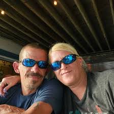 Q: Why don't alligators like fast food? A: Because they can't catch it!