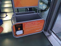 Bei ausgebuchten flügen behält sich. Easyjet Ab Februar Nur Noch Personal Item Statt Handgepack Kostenlos Travel Dealz De
