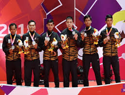 Malaysia's badminton future in men's singles is in alarming and critical situation because of the fact that country has no upcoming young talent to represent. Bernama Malaysia Clinches First 2018 Apg Medal Via Men S Team Badminton