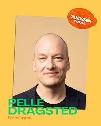 DYBETS PROGRAM ER KLAR 💙🩵 Dybet er vores scene, der ligger lidt væk fra  pladsen. Her møder du de lidt mere sårbare emner, og ellers kan du også  altid kigge forbi til