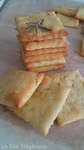 Crackers Au Romarin Un Delice Recette Apero Facile Recettes De Cuisine Recette Crackers