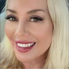 Jessica Garren's Instagram, Twitter & Facebook