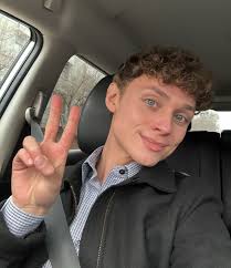 While visiting some of my boarding school besties this weekend, we were  talking about how long we've known each other now and started feeling so  old. 😂 Hard to believe I've known @