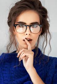 32 Eyeglasses Trends For Women 2020 Fashiontrendwalk Com In 2020 Eyeglasses Fashion Women Glasses For Round Faces Stylish Eyeglasses
