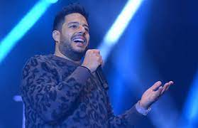 زفاف أبن مصطفي قمر أحيا المطرب محمد حماقي حفل زفاف إياد، نجل الفنان مصطفى قمر، والعروس سارة، بحضور عدد كبير من نجوم الفن والمشاهير. Ø§Ù„Ø¬Ù…Ù‡ÙˆØ± ÙŠØ³ØªÙ‚Ø¨Ù„ Ø­Ù…Ø§Ù‚ÙŠ ÙÙŠ Ø­ÙÙ„ Ø£Ù„Ø¨ÙˆÙ…Ù‡ Ø§Ù„Ø¬Ø¯ÙŠØ¯ Ø¨Ù„Ø§ÙØªØ§Øª The Master ØµÙˆØ± Ø¨ÙˆØ§Ø¨Ø© Ø§Ù„Ø£Ù‡Ø±Ø§Ù…