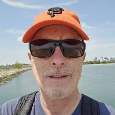 Who will replace JP Martinez as the Giants' pitching coach?