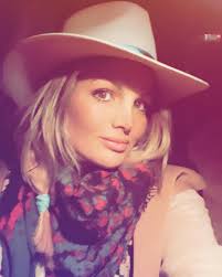 Sometimes you just wanna be a cowgirl .... #outlaw #coloradogirl #aspen  #hereforagoodtimenotalongtime @kemosabe1990