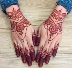 These henna tattoo stickers come as a set of six permanent tattoos and are best applied with a thin brush. Matching Henna Hennatattooideas Desain Henna Desain Tato Henna Tato Henna