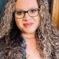 Paula Handley's Instagram, Twitter & Facebook