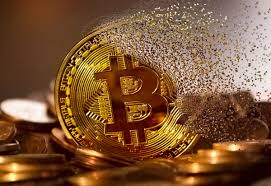 Bitcoin despenca 6% e vai à mínima desde novembro do ano passado