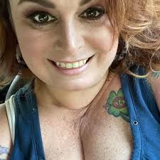 Kat Katrina Saunders