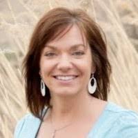 Lisa Colclasure's Instagram, Twitter & Facebook