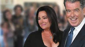 Why weight loss is important? Pierce Brosnan Keely Shaye Smith Privat Wie Nie Ihre Sohne Dylan Paris Zeigen Ihre Hubschen Freundinnen Bunte De