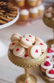 Valentine Macarons Galentines Valentine Pink Valentinesday Dessert Delicious Cute Yum Brunch Lunch Macaron Recipe Macaroon Recipes Macaron Decoration