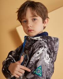 Amazon.com: MGEOY Boys Girls Robe Soft Hooded Flannel Bathrobe Kids With  Silk Eye Sleep Mask Black 4-5 : Clothing, Shoes & Jewelry