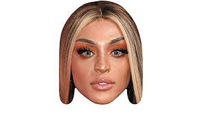 Vittar has become a household name in her. Celebrity Cutouts Pabllo Vittar Make Up Maske Aus Karton Amazon De Spielzeug