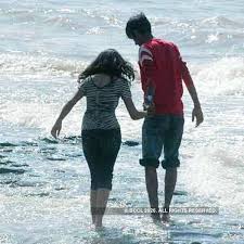 Bandra bandstand promenade ahead ...