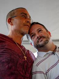 Crowd mourns Orlando victims at Phoenix vigil