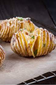 Hasselback Potatoes Take Your Baked Potatoes To A New Level Recipe Hasselback Potatoes Potatoes Recipes