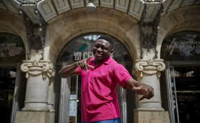 El rapero conserje Lory Money