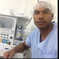 100+ perfiles de «Britton»