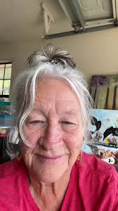 Vicki Henley (@number1treegirl)