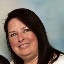 Betsy Albert's Instagram, Twitter & Facebook