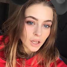Ri Djavi Alexandra Wiki Biography Age Movies Images Family News Bugz Ri djavi alexandra is a model, actress and artist. ri djavi alexandra wiki biography age
