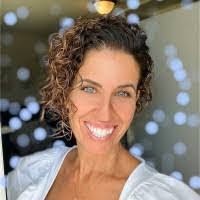 Tara Mears's Instagram, Twitter & Facebook