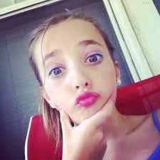 Shelby Newell's Instagram, Twitter & Facebook