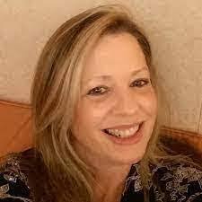 Renee Tew's Instagram, Twitter & Facebook