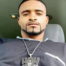 Hey guys! My name is Travis A.K.A. Donald Glover, and I'm super new to this  group and fairly new to gloving. Lemme know what yall think!