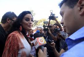 El vocal de mesa es el elector, designado por una junta electoral, para integrar una mesa receptora de sufragios, cumplir las funciones de recibir los votos el día 10 de octubre secretarios de juntas electorales publicaron las nóminas de vocales reemplazantes para mesas receptoras de sufragios. Fotos Con Infartante Escote Flavia Fucenecco Inscribio Su Candidatura Para Ser Reina De Vina Cooperativa Cl